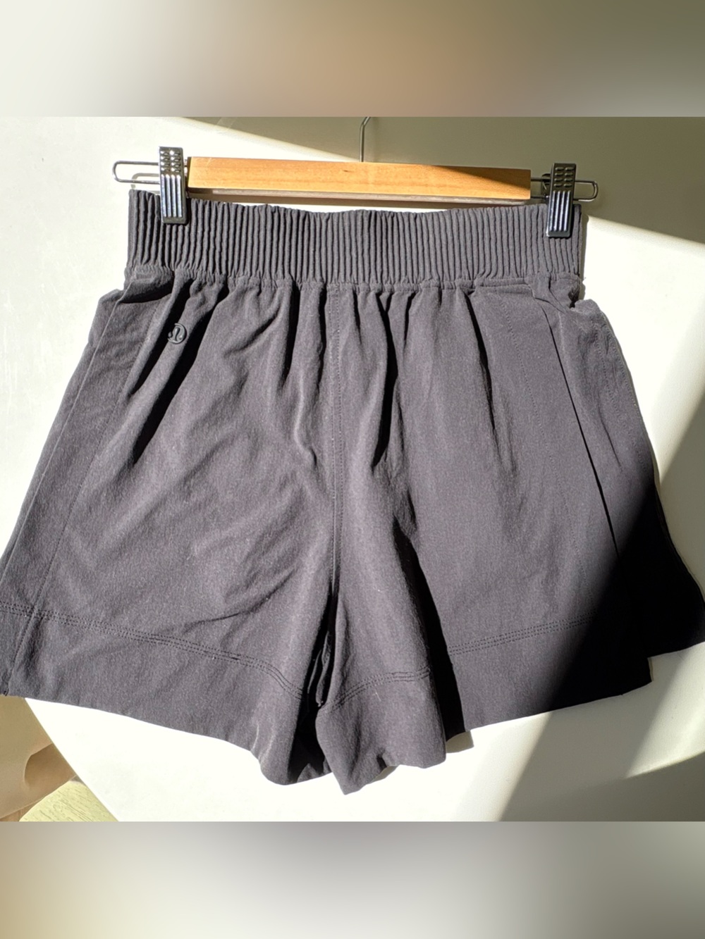 lululemon Stretch Woven Relaxed Fit HighRise Black Athletic Shorts 4” - XS/S
